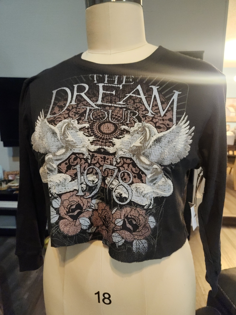 Nordstrom La La Land Creative Co. "1978 Dream Tour" Black Long-Sleeve Crop Top